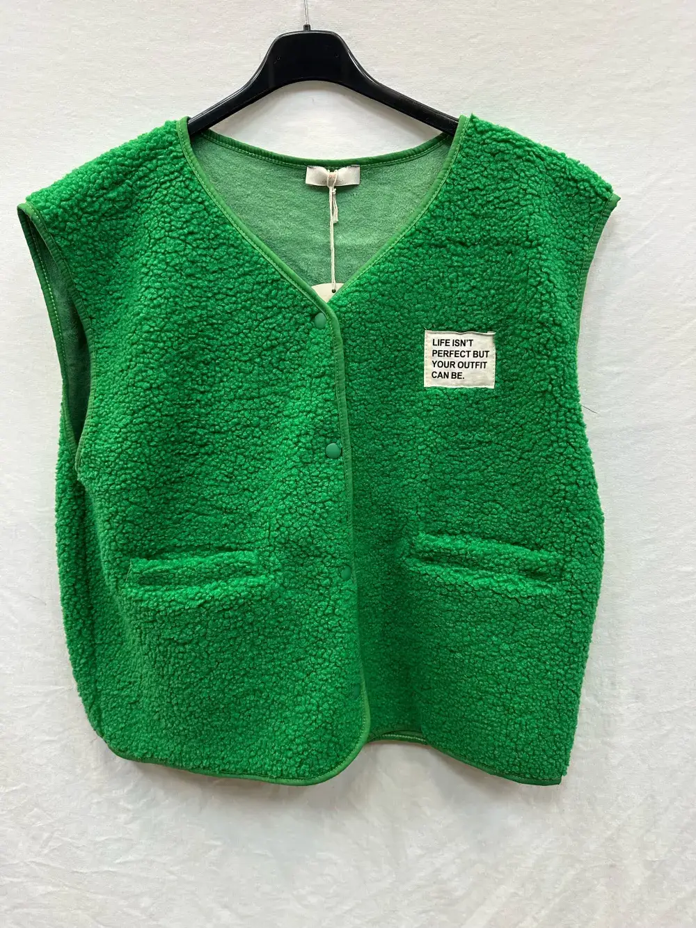 Mimi & Gogo – Großhandel Oberbekleidungsweste – Damen – Moumoute-Weste mit Abzeichen @3418_GiEcussonMoumoute13