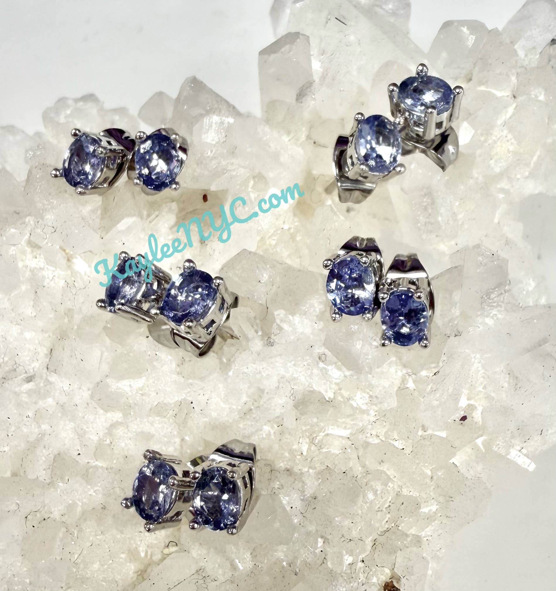 KayleeNYC - Vendita all'ingrosso Orecchini a bottone - Orecchini a perno in tanzanite naturale e argento sterling (925)2
