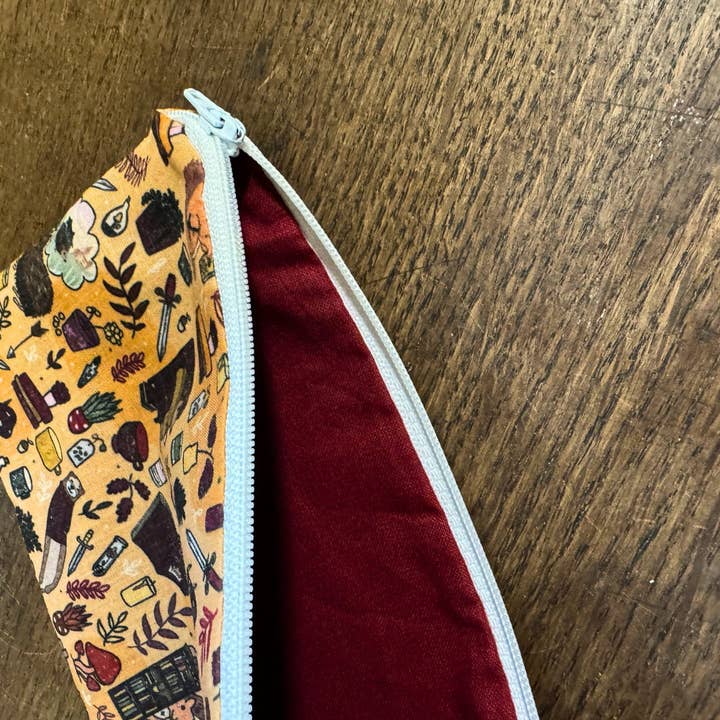 Tahlia Paige – wholesale Pencil case/pouch – Woodland Readers Pencil Case3