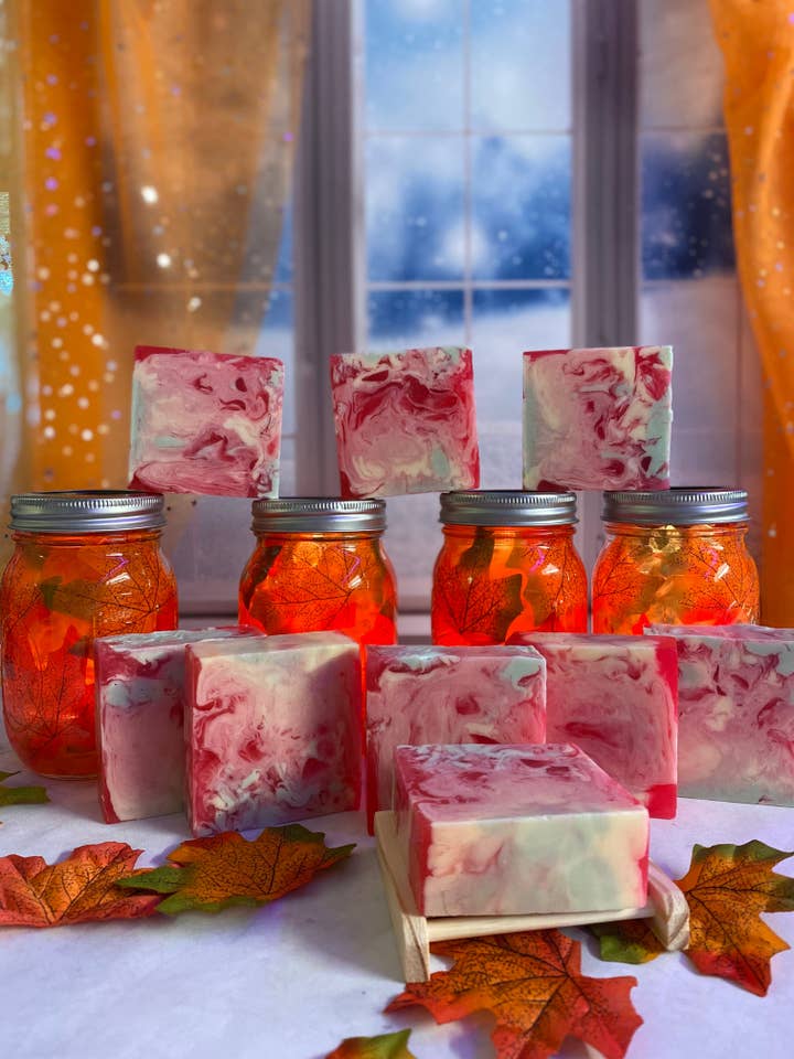 Savon à fondre et à verser parfumé à la récolte de pommes avec un porte-savon en bambou gratuit pour la vente par Caity Made Creations