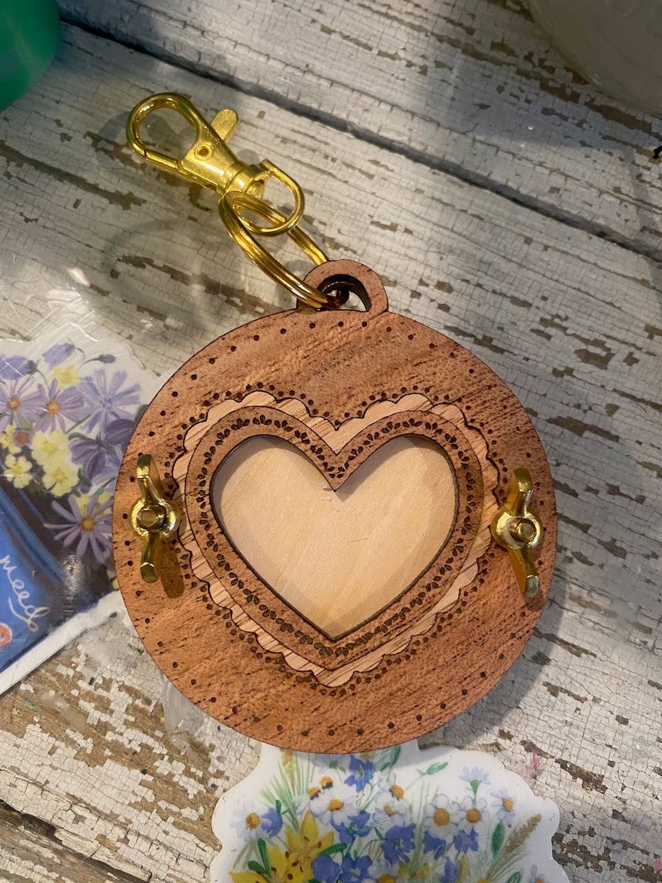 Holly Hills Lane - Wholesale Keychain – Women's - Mahogany Heart Pocket Flower Press Keychain with Oak Inlay9