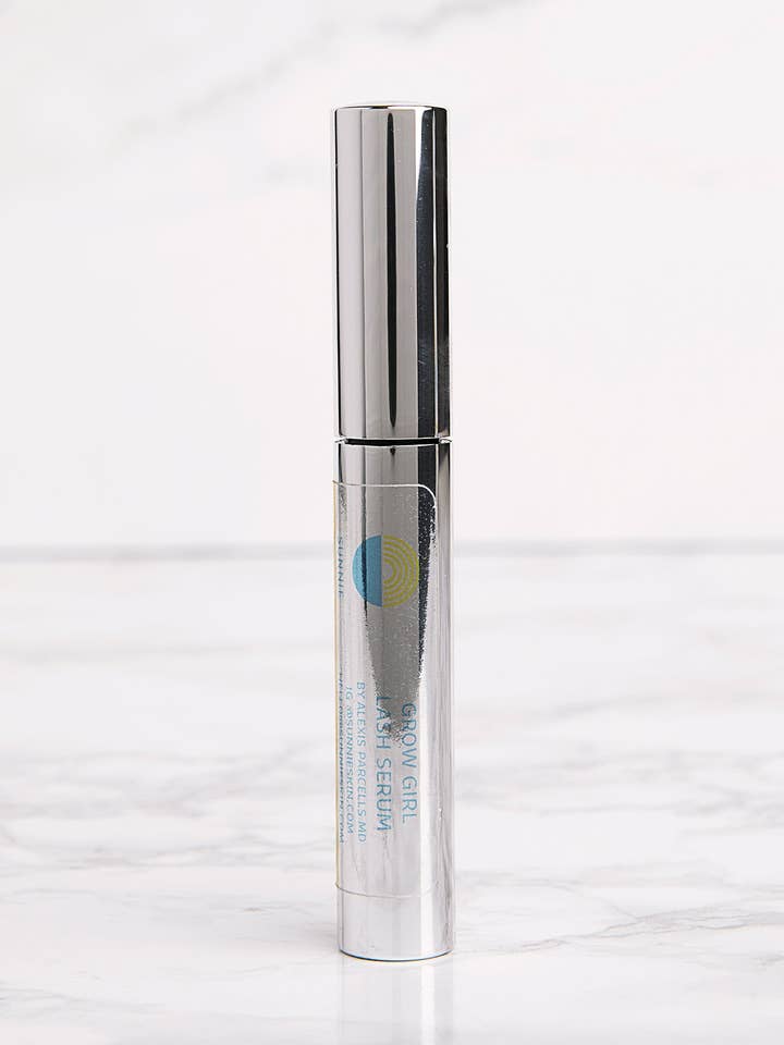 Sérum et après-shampoing pour cils et sourcils Grow Girl pour la vente par Sunnie Skincare