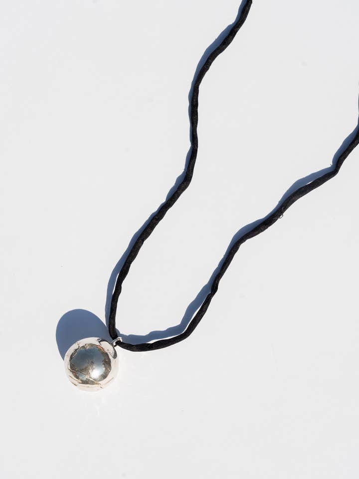 Ephemera Halskette aus recyceltem Sterlingsilber für den Großhandel von Swim to the Moon