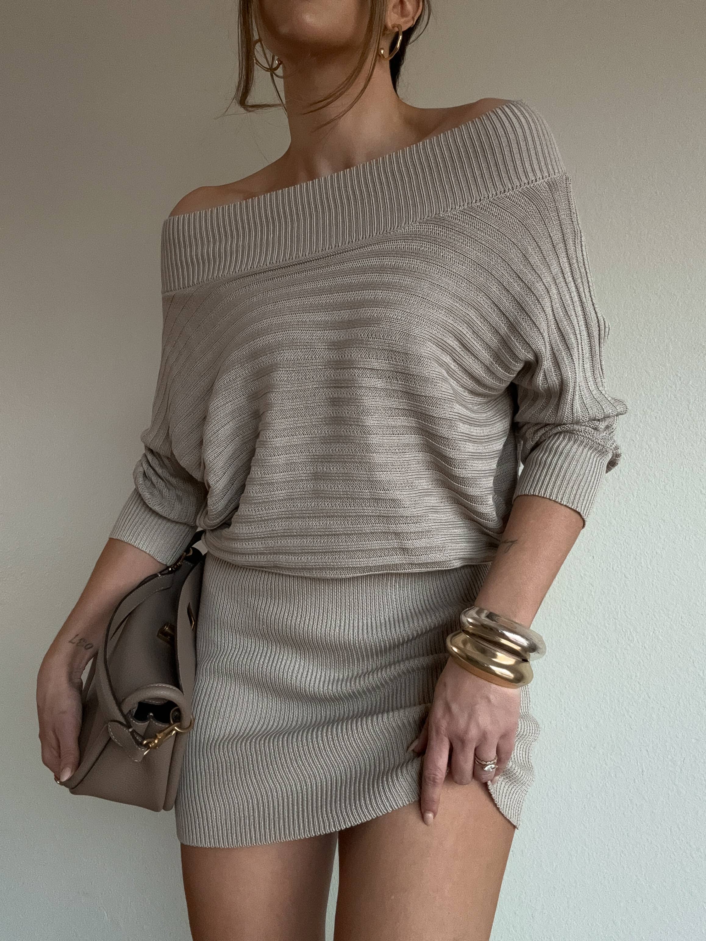 ACOA COLLECTION - Vente Robe – femme - ROBE ÉPAULES DÉNUDÉES AVEC DÉCOLLETÉ EN V AU DOS12