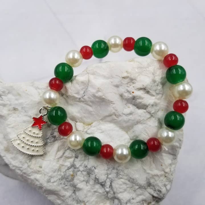 Christmas Beaded Stretch Bracelet - Christmas Tree Charm for wholesale by The Pretty Jewellery