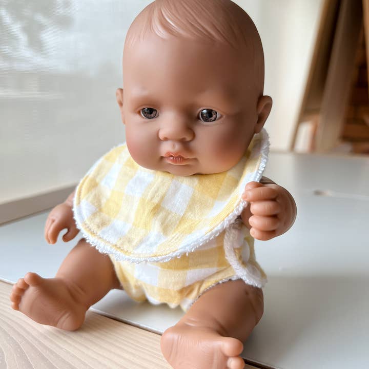 mini play society - Wholesale Doll accessory kit – Kids - 21cm Doll Gingham Nappy & Bib Set2