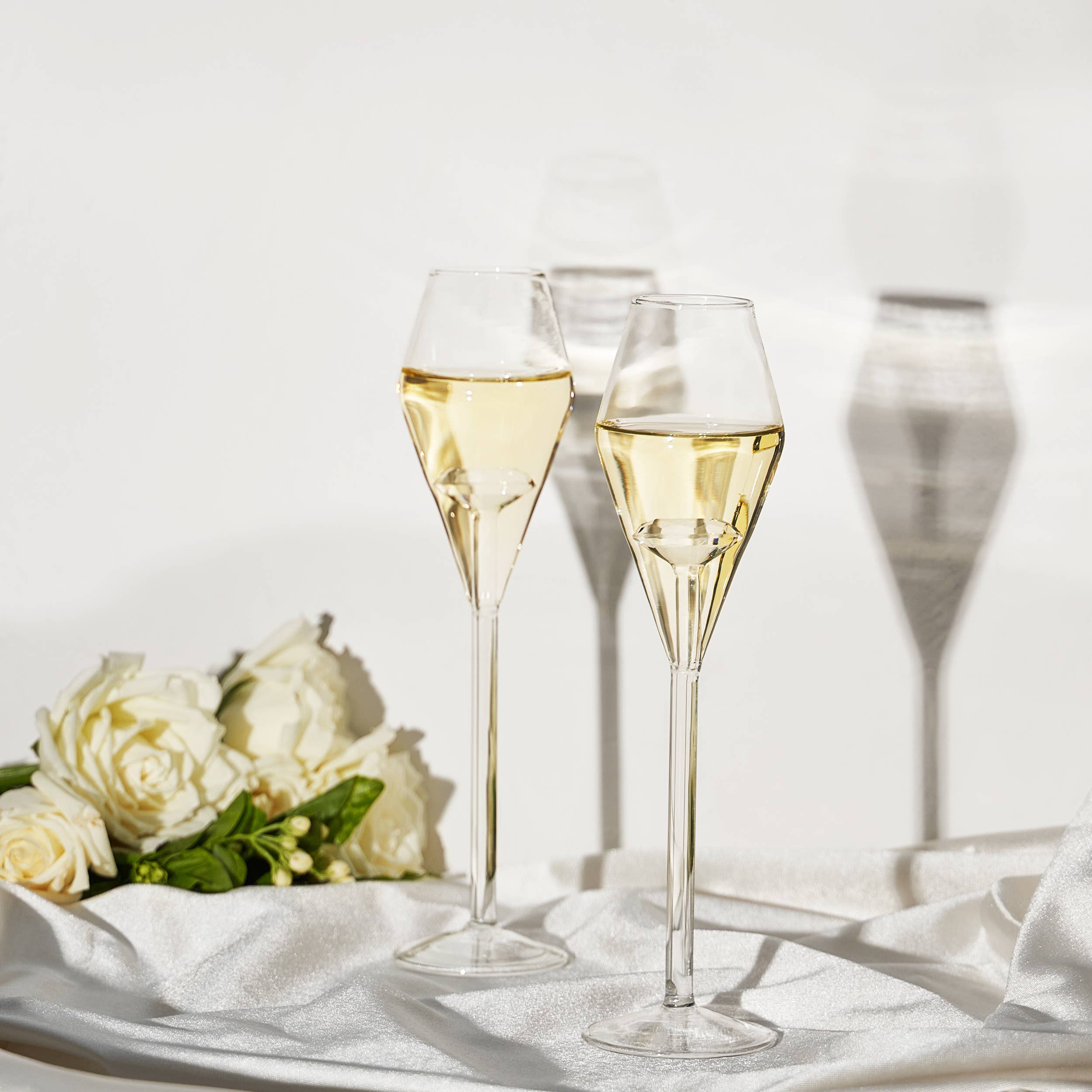 The Wine Savant /  Khen Glassware – Großhandel Champagnerflöten – Champagnerflöten für Braut| 2er-Set | Kristallförmig, 7 OZ5