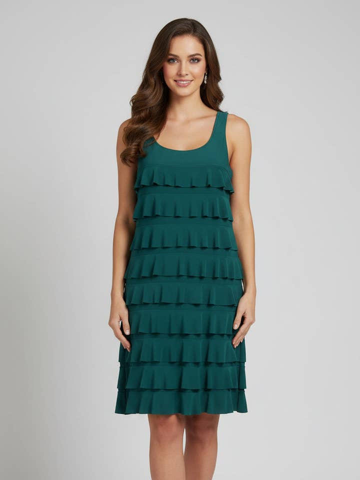 Robe sans manches longueur genou CHACHA Ruffle - COULEUR UNIE - D760 pour la vente par Fashque Designs