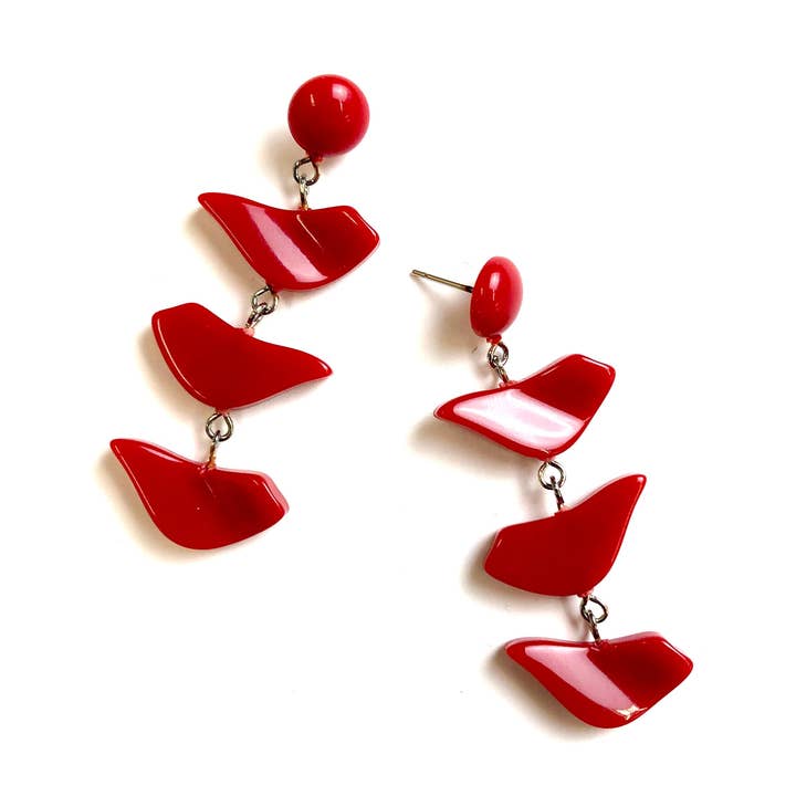 Boucles d'oreilles Love Bird rouge cerise pour la vente par Leetie Lovendale