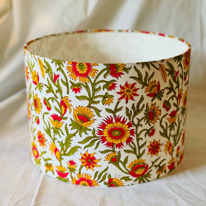 Olive and Limpet - Wholesale Lampenkap - Lampenkap met trommel van 10 inch. Indian Block-print uit Jaipur. Snoepappelrood, chroomgeel en fel olijfgroen bloemenmotief.0