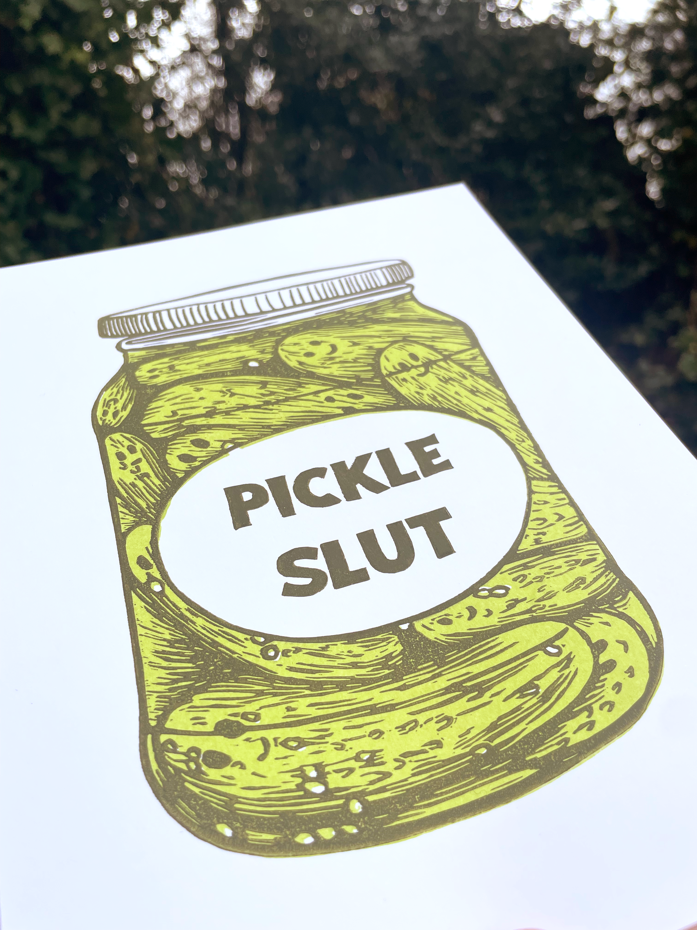 Augury Press – Engroshandel Kunsttryk – Pickle Slut linoleumstryk i to farver, 15 x 20 cm1