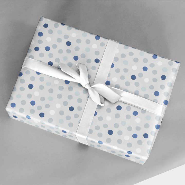 Emballage cadeau bleu à pois multicolores pour la vente par The Design Craft