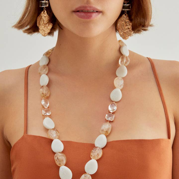 NALI' - Wholesale Beaded/Pearl Necklace - VENICE LONG NECKLACE IN BEIGE/WHITE RESIN - N580