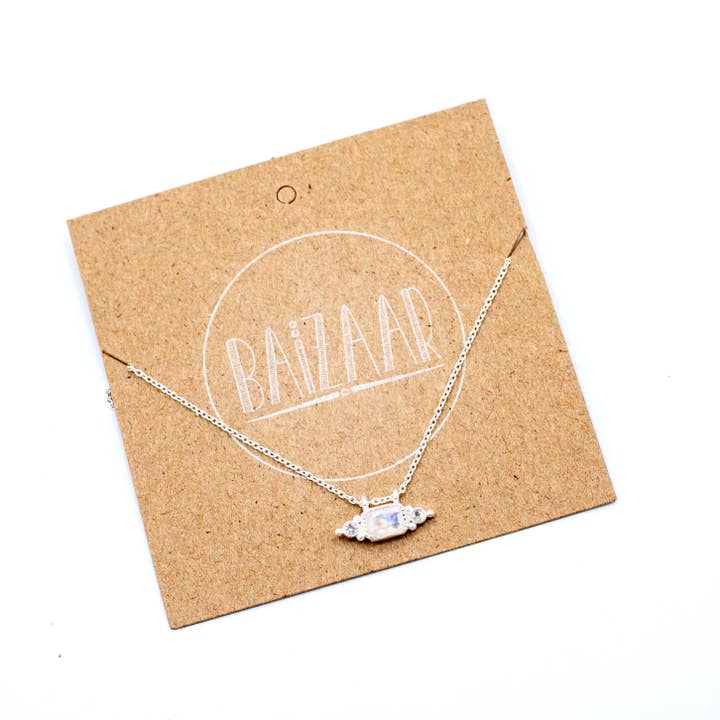 Baizaar - Wholesale Pendant/Charm Necklace - Sterling Silver Moonstone Bar NecklaceÂ
