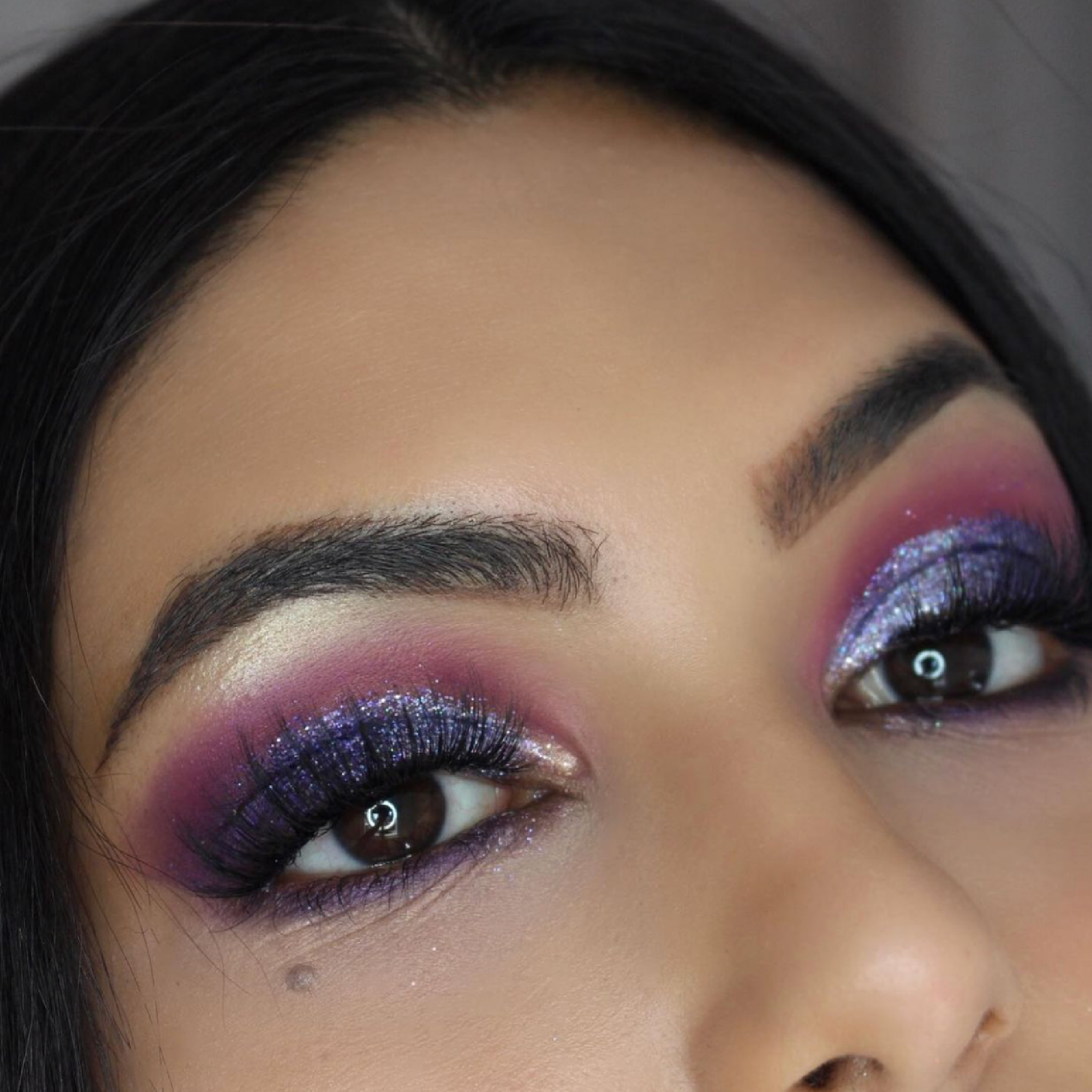 Vani Cosmetics - Vendita all'ingrosso Ombretti - Ombretto glitter compresso olografico viola Parallel Universe1