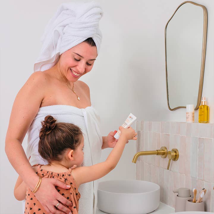 Daylily Paris - Wholesale Sunscreen - La Crème Radieuse - Moisturizing sun cream and SPF 50+