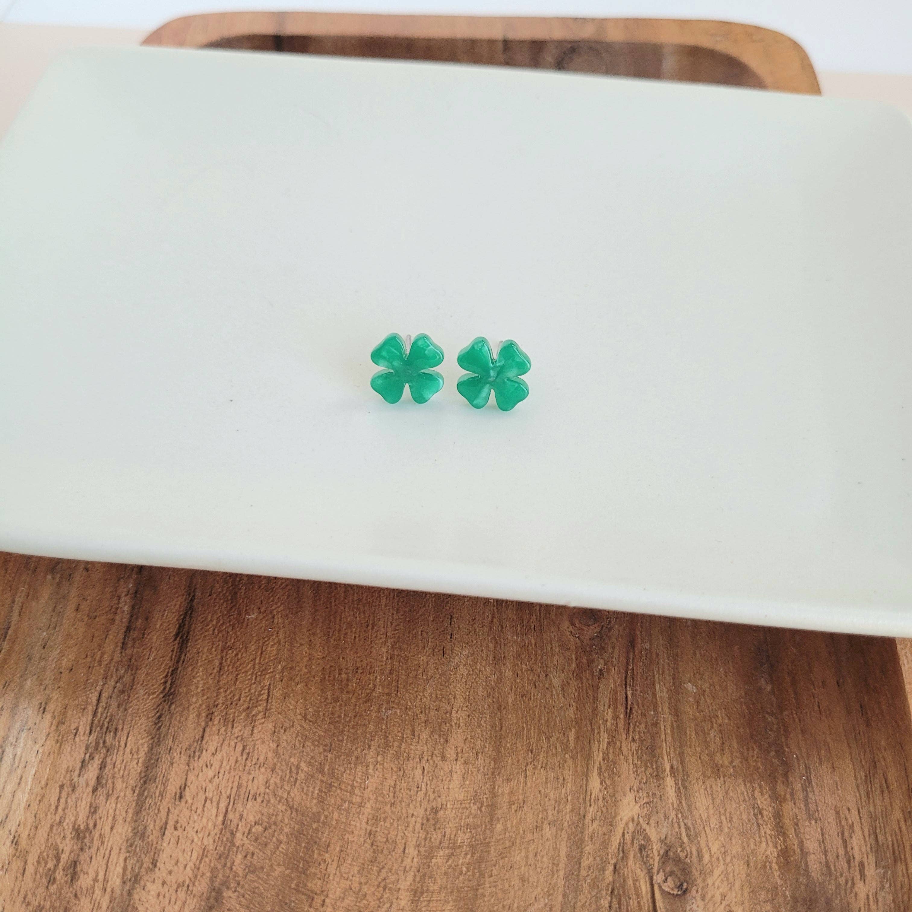 Spiffy & Splendid – wholesale Solitärörhängen – Clover Studs - Shamrock Green // St Patricks, Smycken5