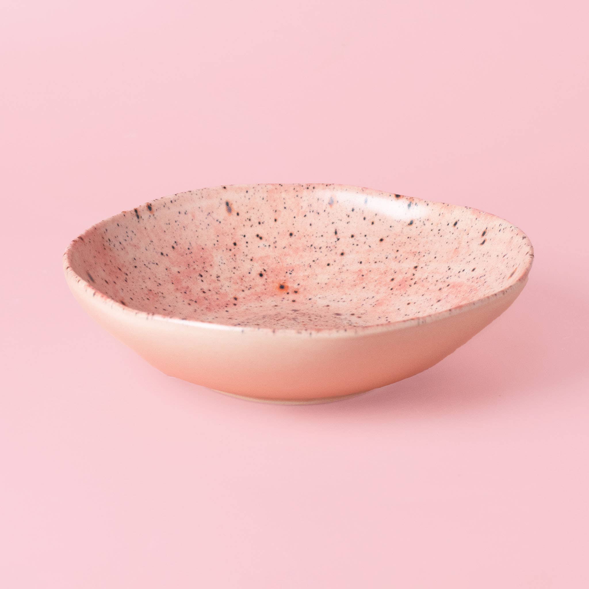 Alfar Tierra Cocida - Wholesale Charger Plate - Handmade Artisanal Stoneware Deep Plate 18cm - Blush Edit