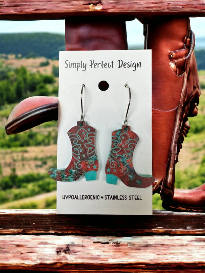 Pendientes colgantes con forma de bota vaquera Western Charm, hipoalergénicos, talla S para venta al por mayor de Simply Perfect Design LLC