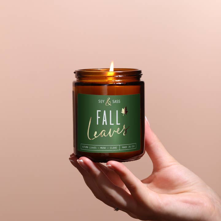 Soy and Sass - Vendita all'ingrosso Candela in vasetto - Candela Fall Leaves Soy 9oz - Candele autunnali fatte a mano negli Stati Uniti