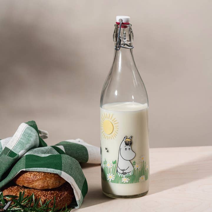 MOOMIN | Glass Bottle with clamp stopper | Meadow | 1 L for wholesale by Treacle George (Muurla)