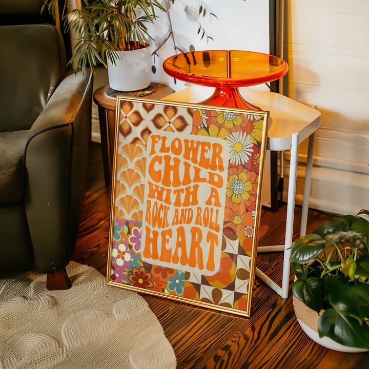 GiGi Thomas Designs - Venta al por mayor Ilustración - Niño de flores con estampado de corazón de rock and roll5