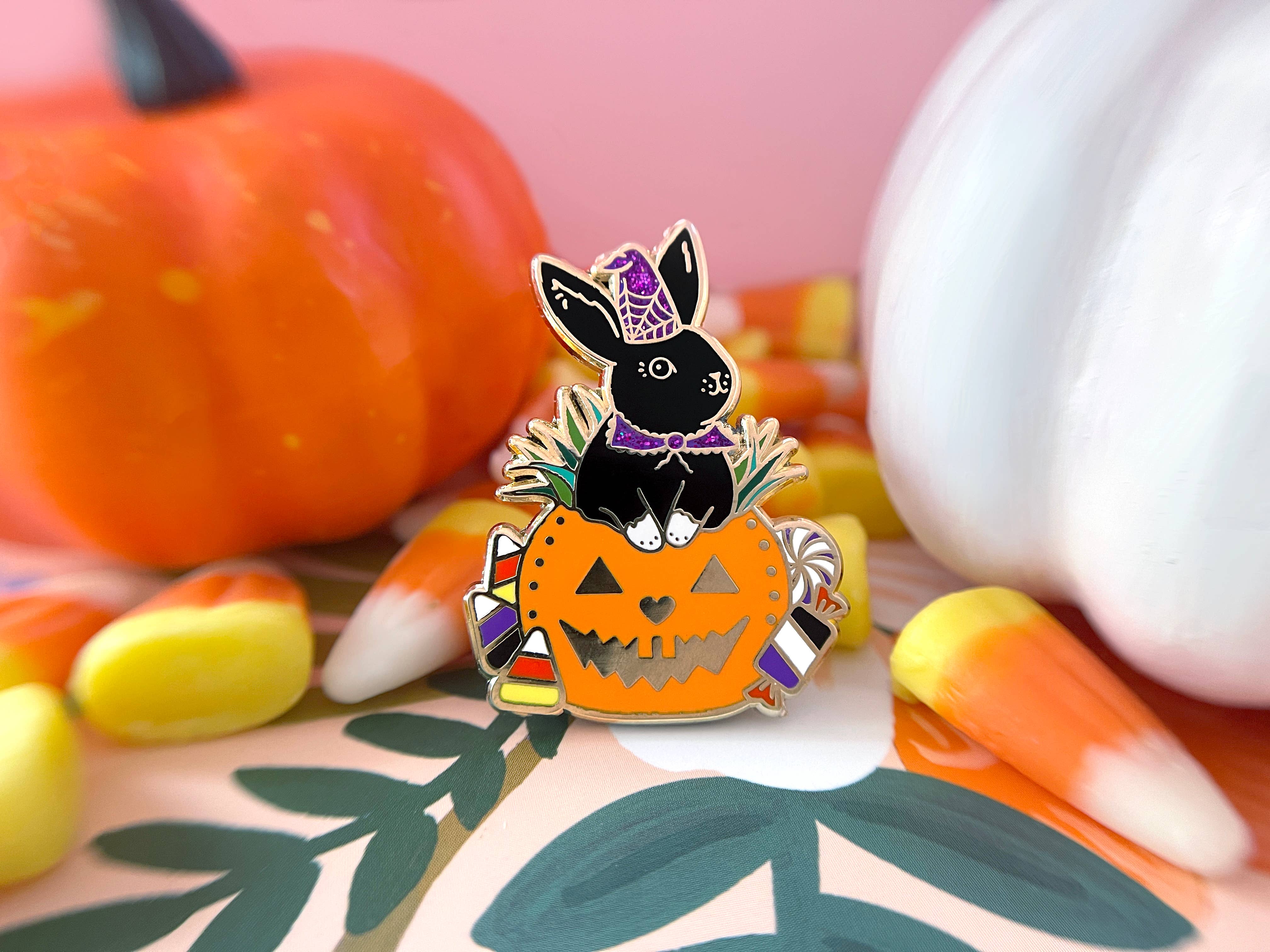 The Crowned Rabbit - Wholesale Lapel pin/button - Halloween Black Rabbit Enamel Pin