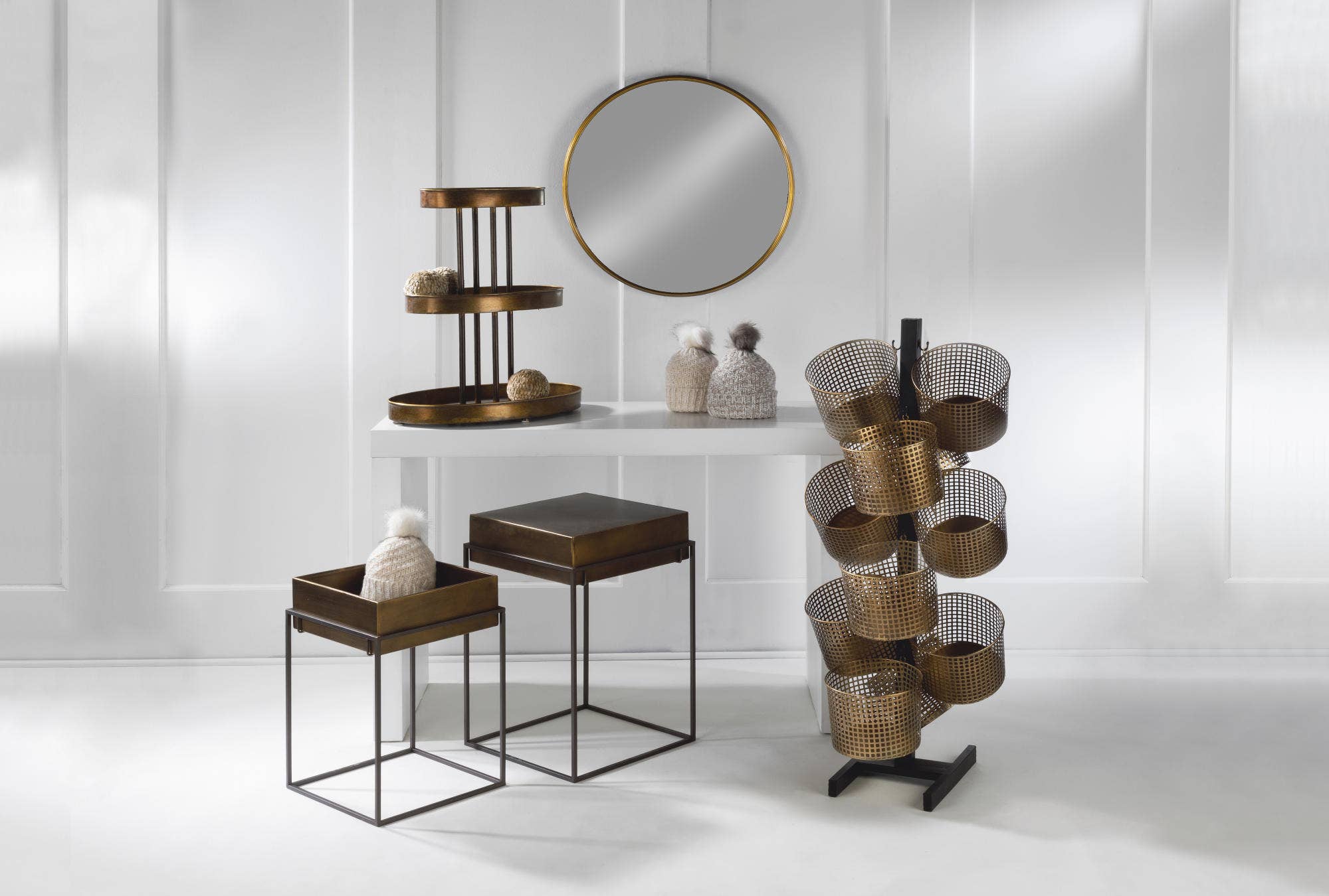 Tripar International – Engroshandel Display til detailhandlere – Flerlags ovale displays (bord eller gulv)3