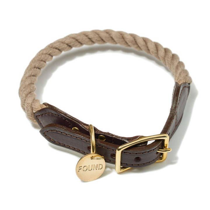 Collier en cuir pour chat et chien foncé pour la vente par Found My Animal