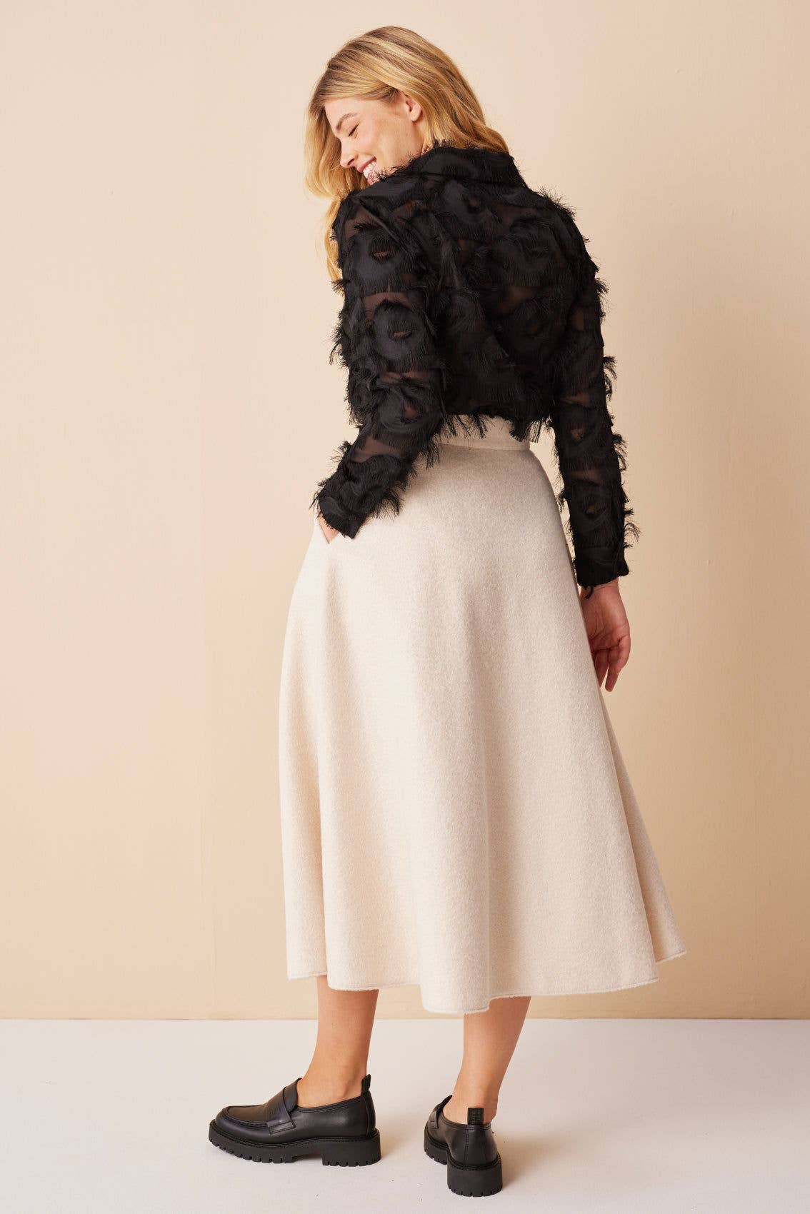 Marianna Déri GmbH – Engroshandel Nederdel - Dame – Bouclé cirkelnederdel3