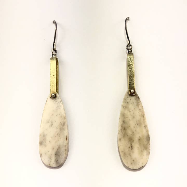 Gewei messing oorbellen voor wholesale door Eric Silva