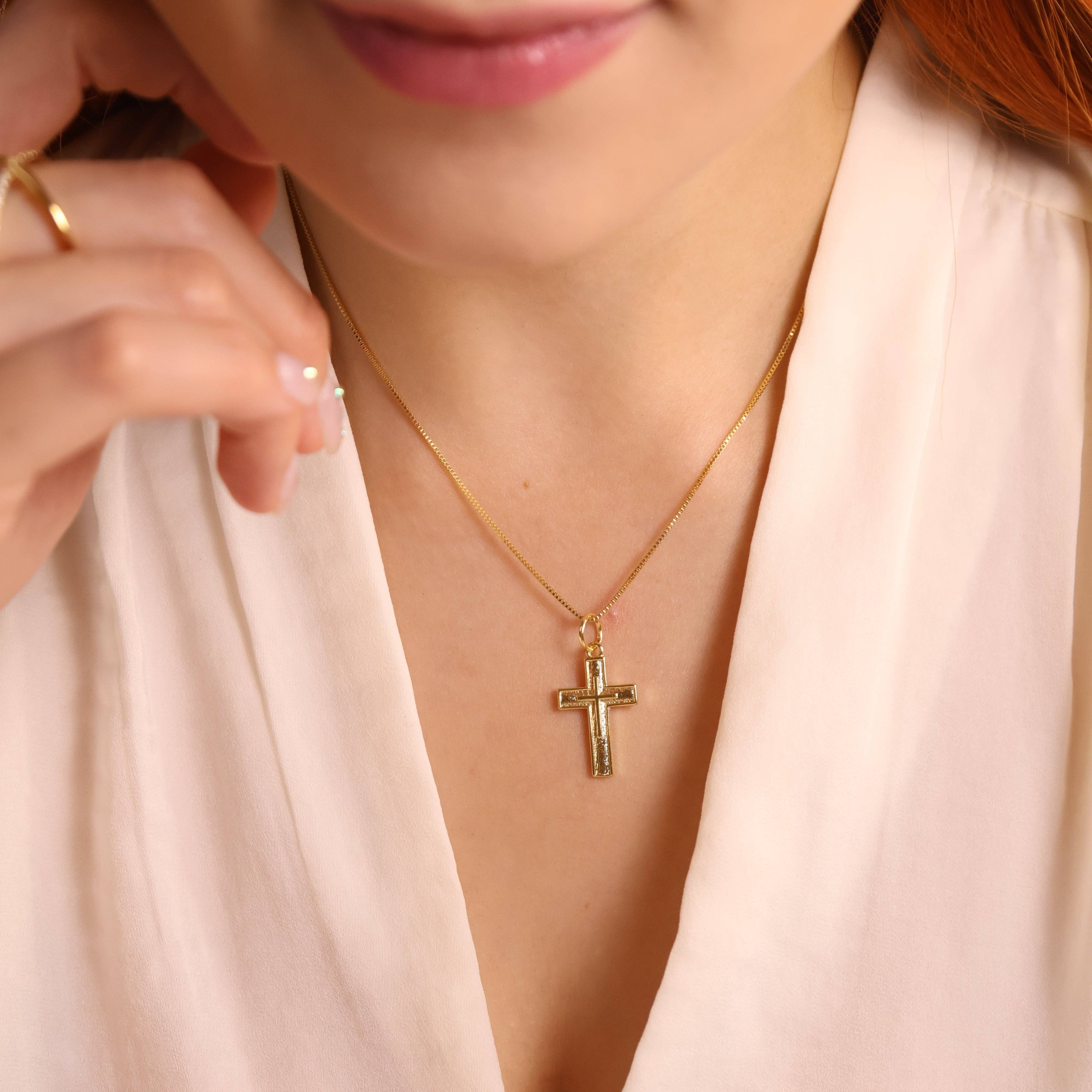 GoldFi – wholesale Individual charm/pendant – 18k Gold Filled Textured Cross Charm3