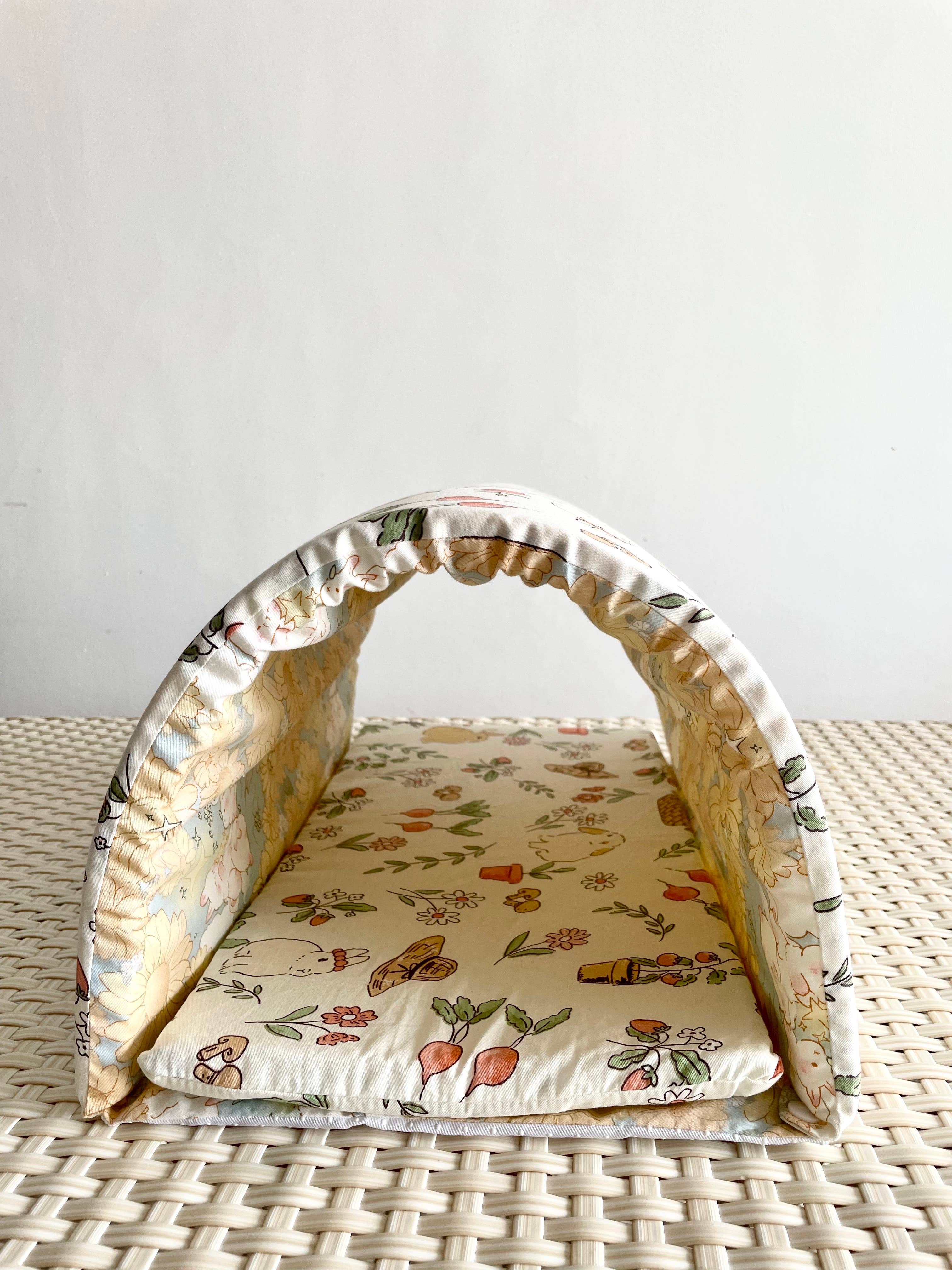 No Furries Delights - Wholesale Pet Bed - Cat/Dog - Spring Picnic - LARGE Hoppy Hideaway Tunnel4