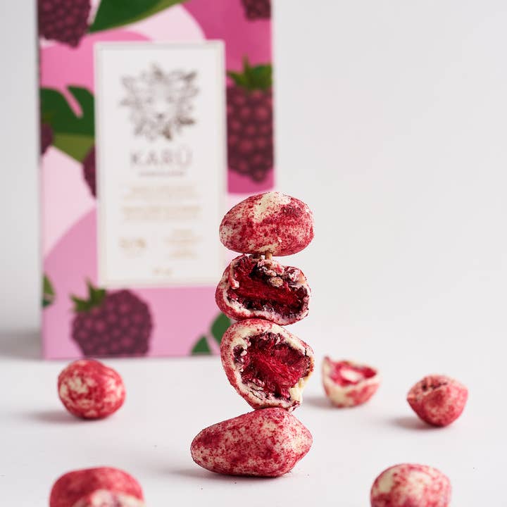 Karü Chocolates - Wholesale Chocolate Covered Sweets - Freeze-Dried Blackberries covered Milk Chocolate 50% Cacao