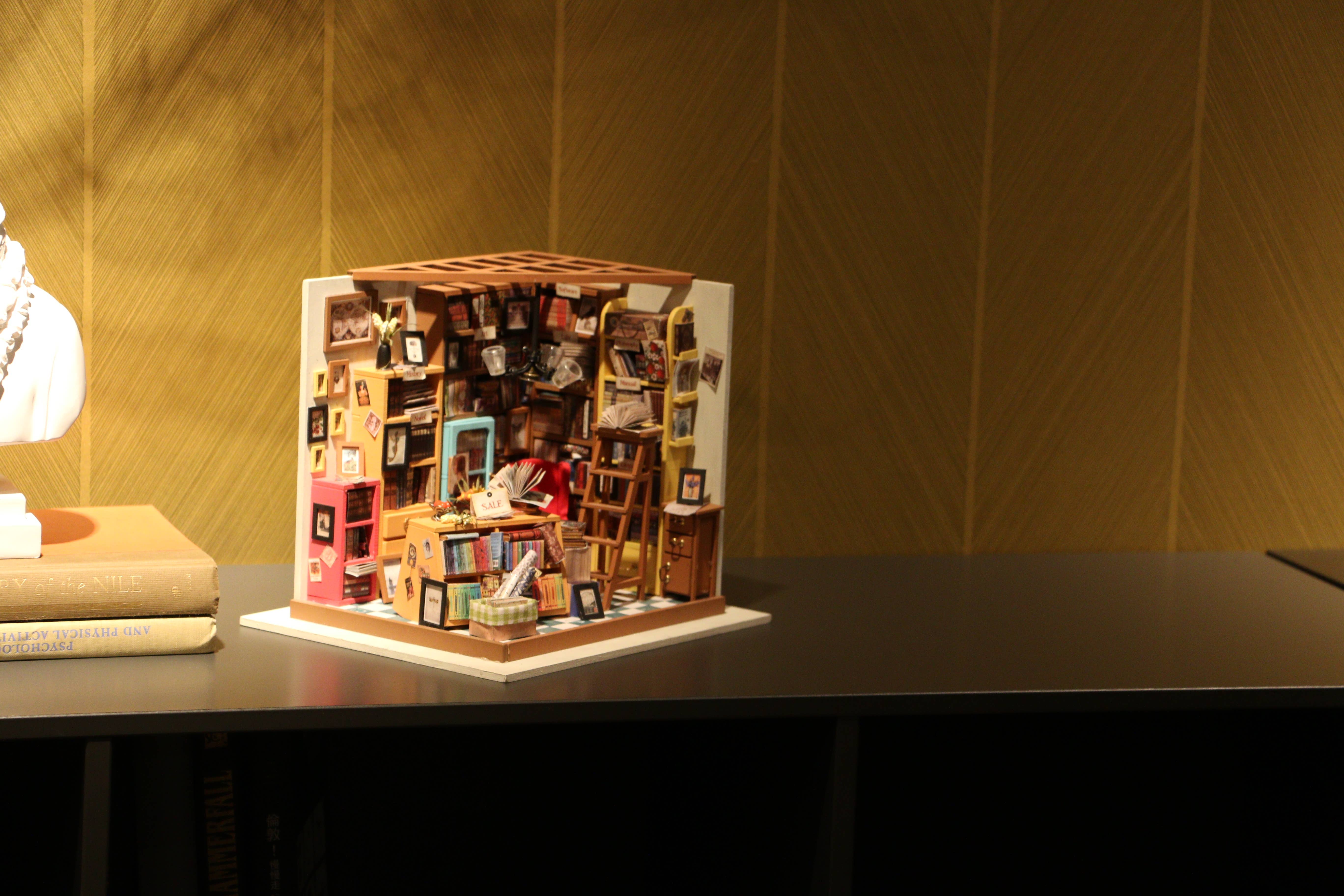 Robotime - Wholesale DIY Craft Kit - DG102 Sam's Study Rolife Library DIY Miniature Dollhouse11