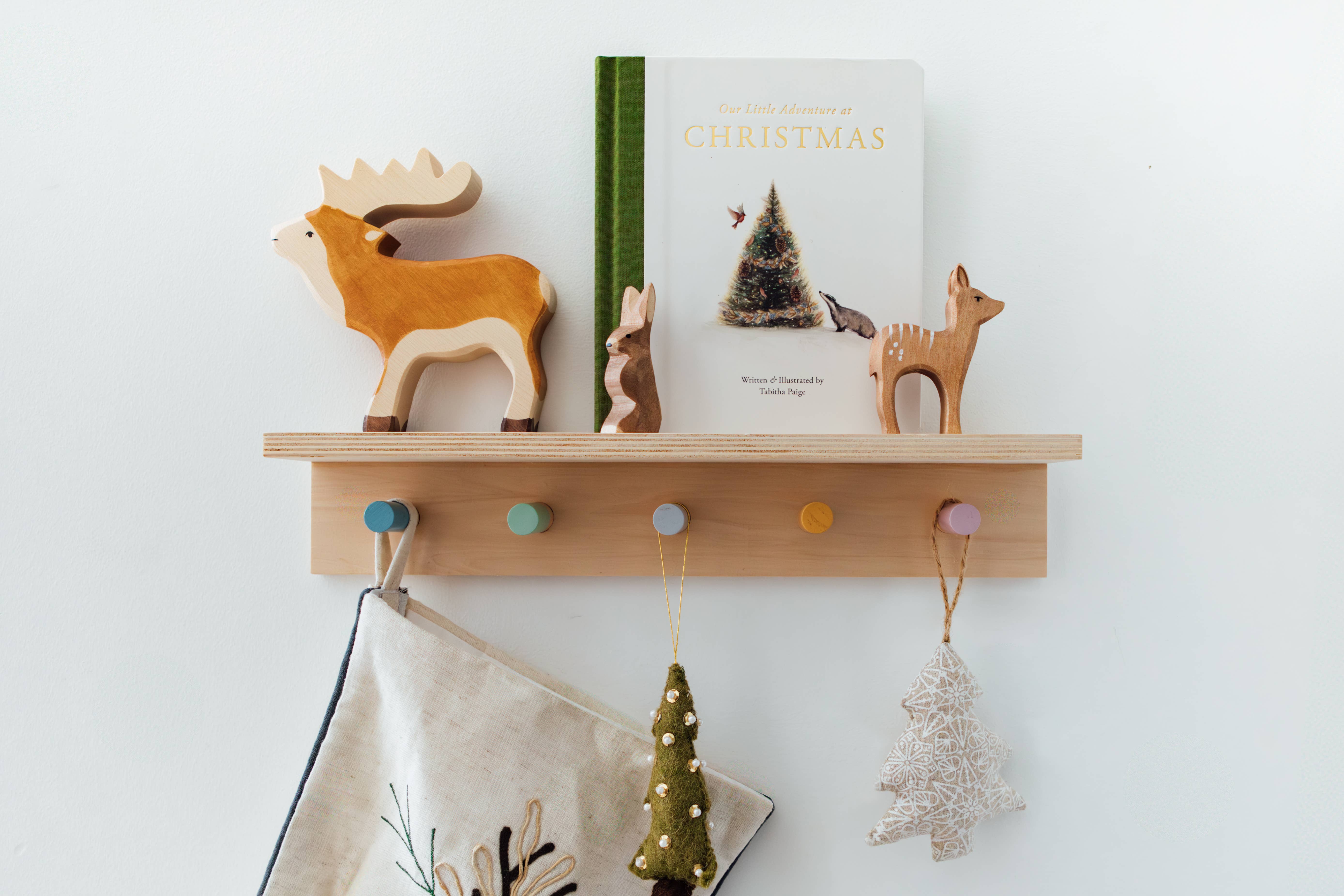 Paige Tate & Co. - Vente Livre pour bébés et tout-petits (jusqu'à 2 ans) - Notre petite aventure à Noël (Le premier Noël de bébé)5