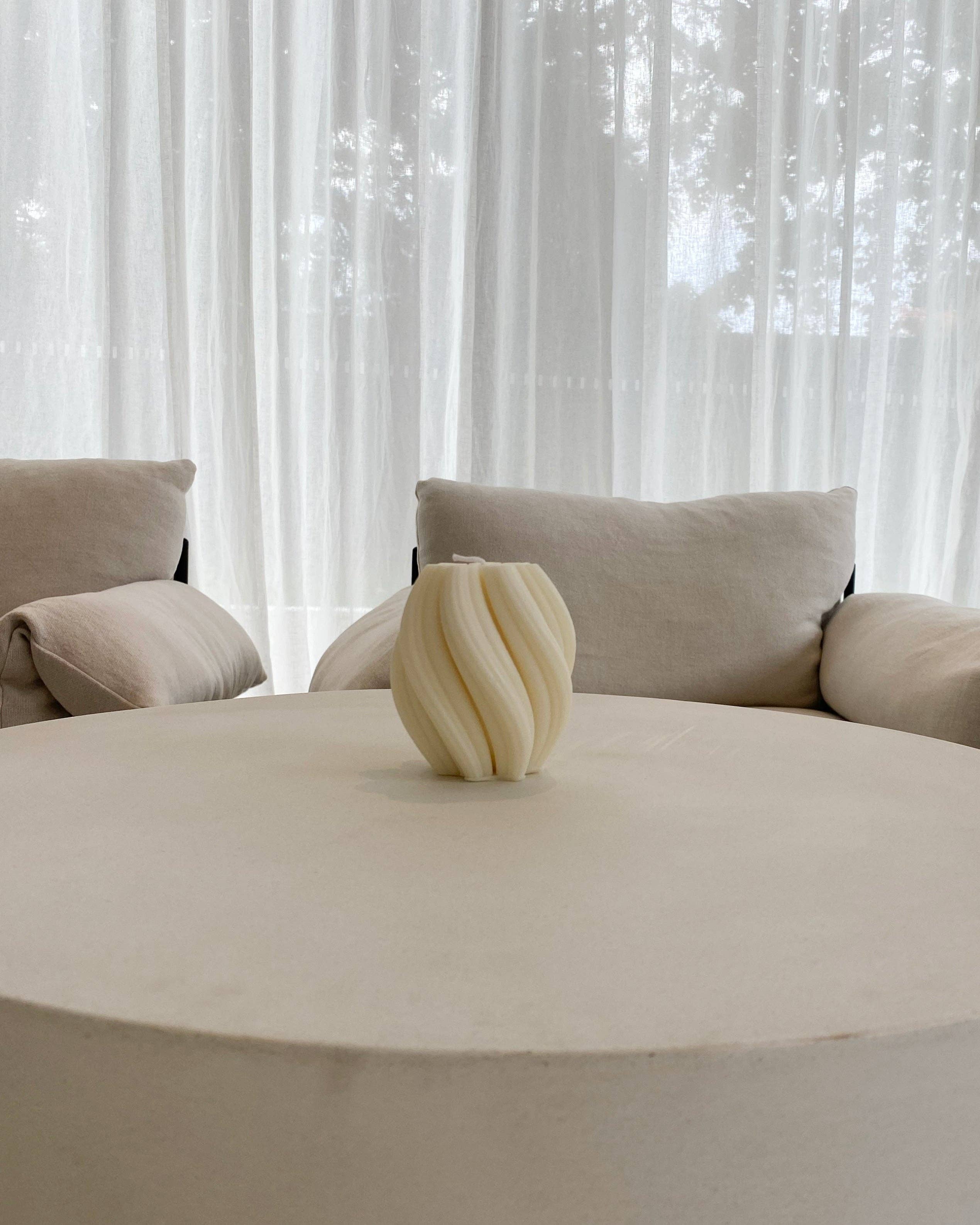 Intrèpide Collection - Wholesale Novelty candle - Émilie1