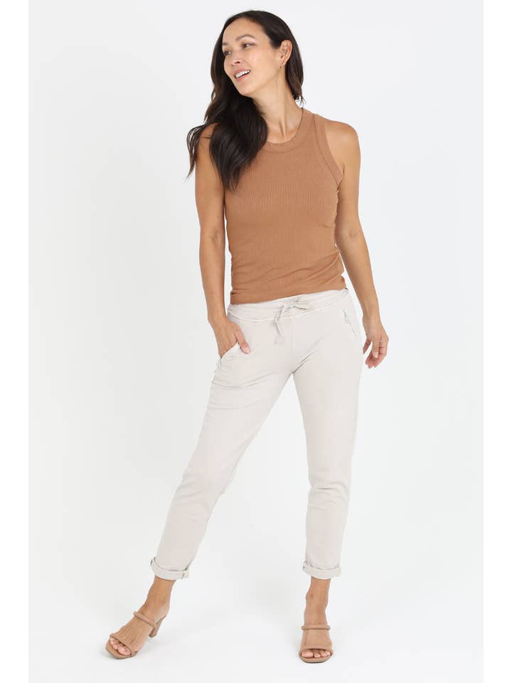 Nostalgia - Vente Pantalon d'intérieur/de jogging – femme - JOGG DE JOGGING EN TISSU ÉPONGE NP746-ASIS AVEC LIEN À NOUER SUR LE DEVANT ET POCHE ZIPPÉE45