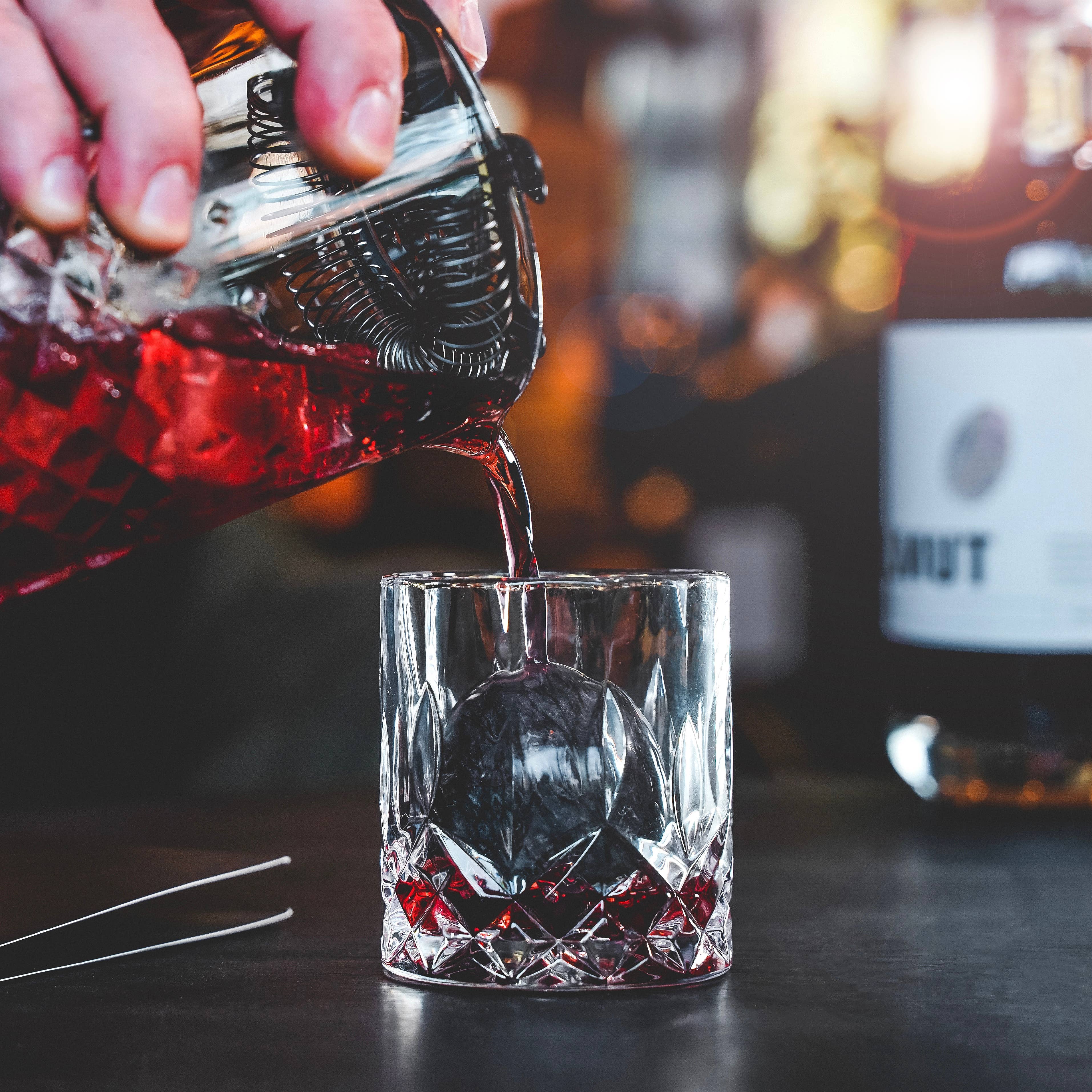 Men’s Needs GmbH - Wholesale Drink Chilling Cubes - B'ROCKS Premium cooling stones 3 balls2