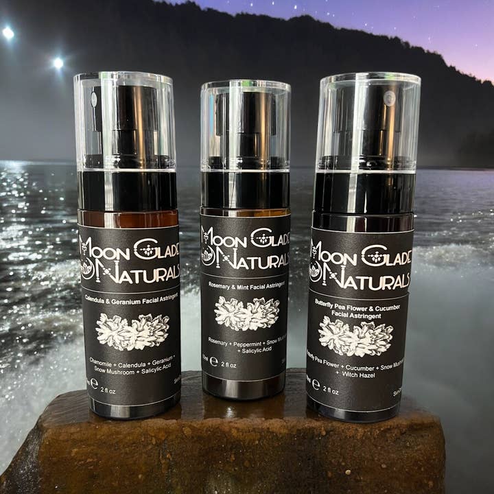 Astringent facial aux herbes (tonique) pour la vente par MoonGlade Naturals