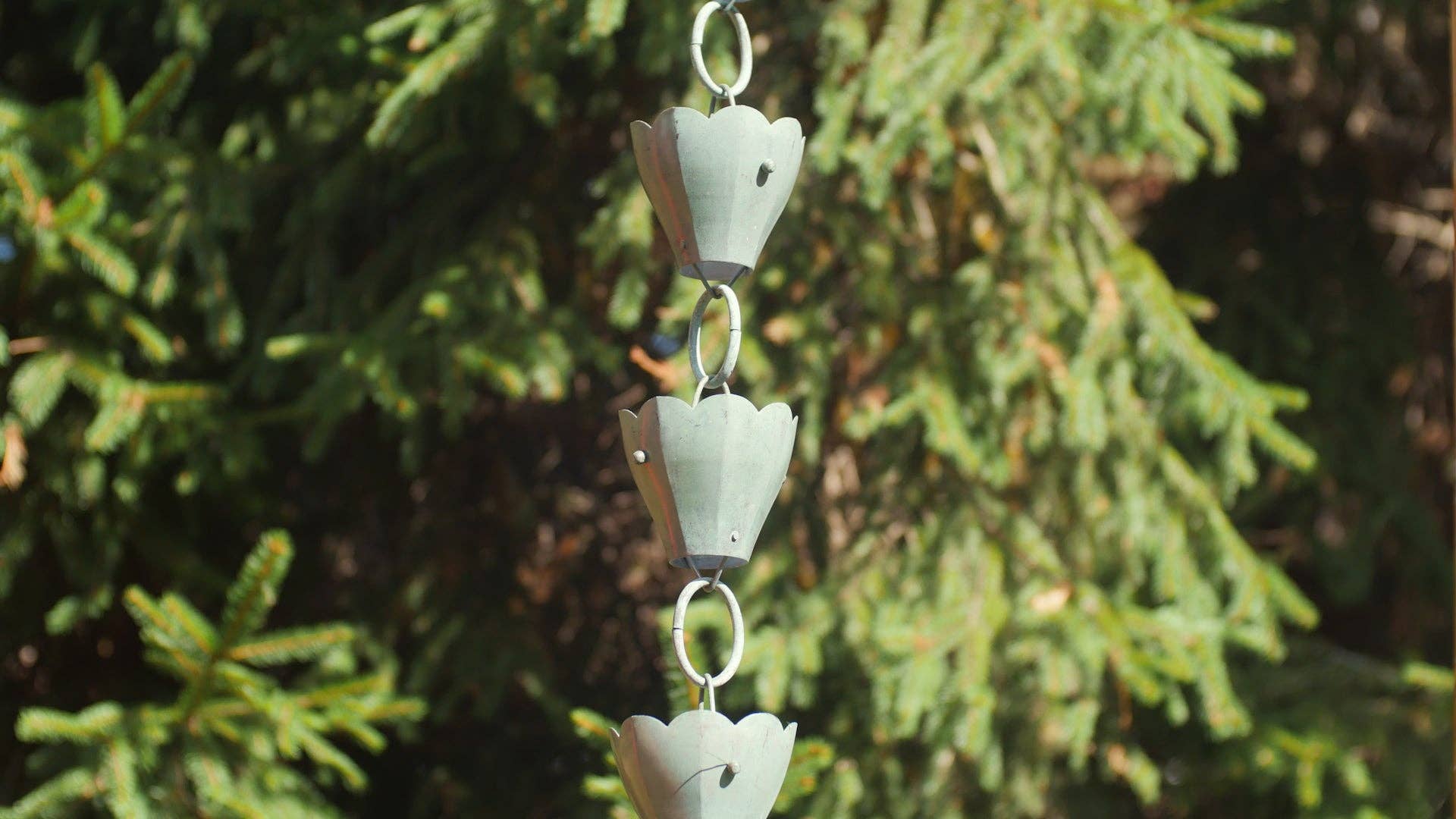 Good Directions - Wholesale Outdoor Ornament/Decor - Tulip Rain Chain Verde - 8.5 ft., with 13 Large Cups4