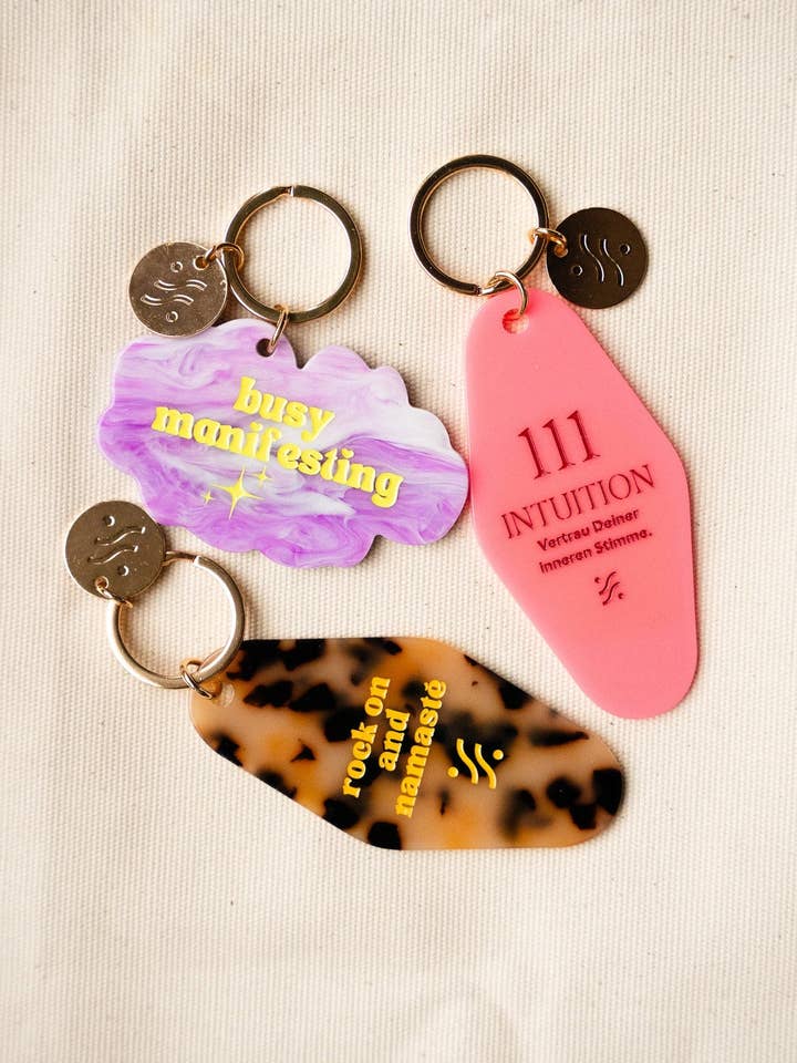 Nøglering RONA for engroshandel hos Rock on and Namaste