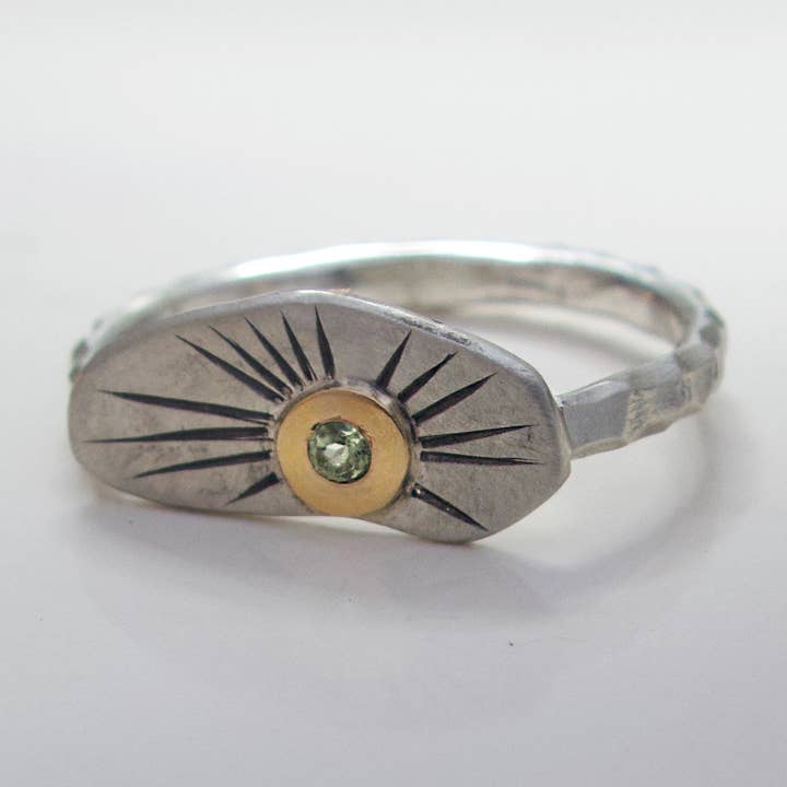 Peridot stjerne ring for engroshandel hos House Of Snakes