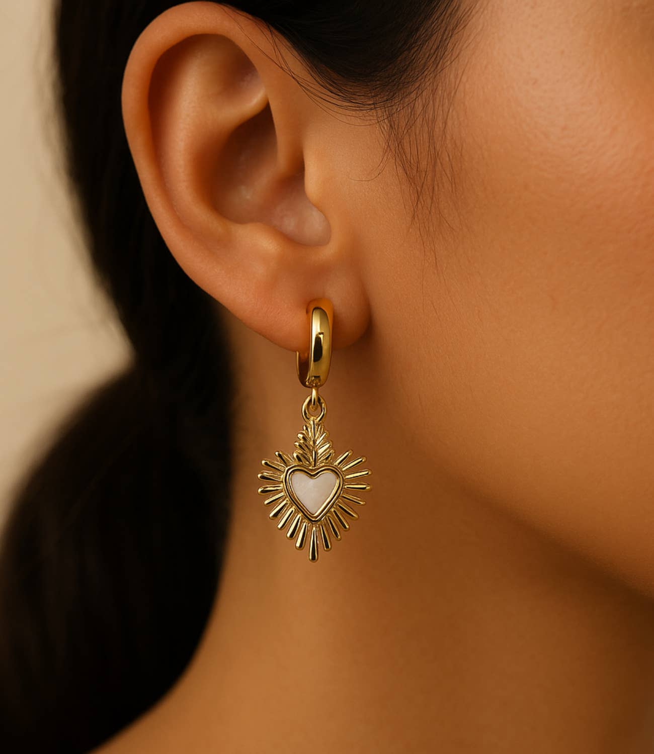 PHOEBE´S - Wholesale Dangle Earrings - Sacred Heart Earrings with Mother-of-Pearl