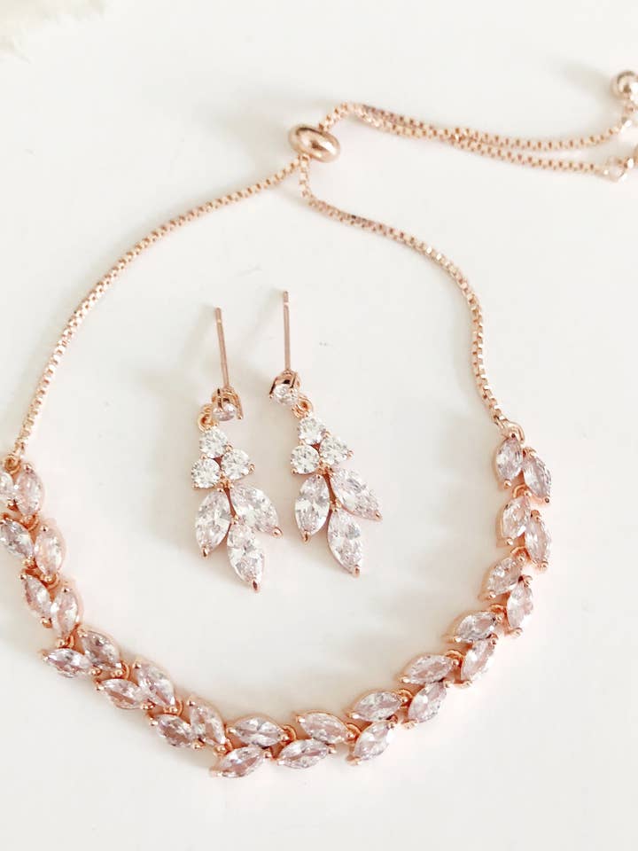 Ellen Stud diamant øreringe og armbånd sæt for engroshandel hos Belle Box Boutique