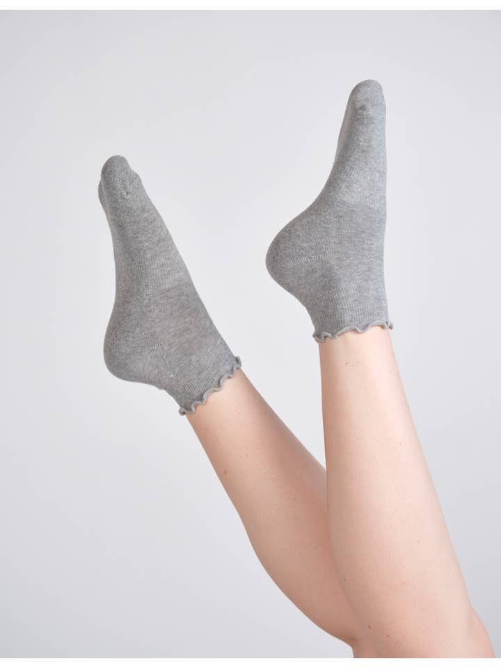LUCKY HONEY - Wholesale Socks - Women's - Everyday Ruffle Cropped Crew Sock6