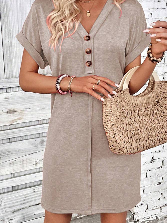 UNISHE - Wholesale Dress – Women's - Plain V Neck Buttoned Exposed Seam T-Shirt Dress AXR09517