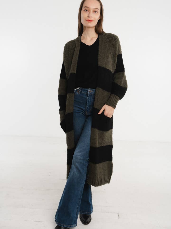 JULIA PARIS – Engroshandel Cardigan - Dame – Lang stribet cardigan i uldblanding