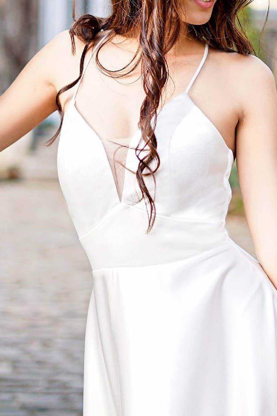 Eva & Lola - Epsilonn – Engroshandel Aftenkjole - Dame – Lang flydende satin kjole med åben ryg - HM218819