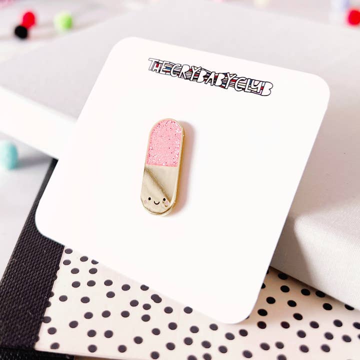 Pino de esmalte de pílula feliz por atacado de The Crybaby Club